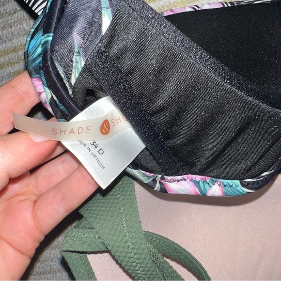 4 Bikini tops (size D) - Shade & Shore - Picture 3 of 5